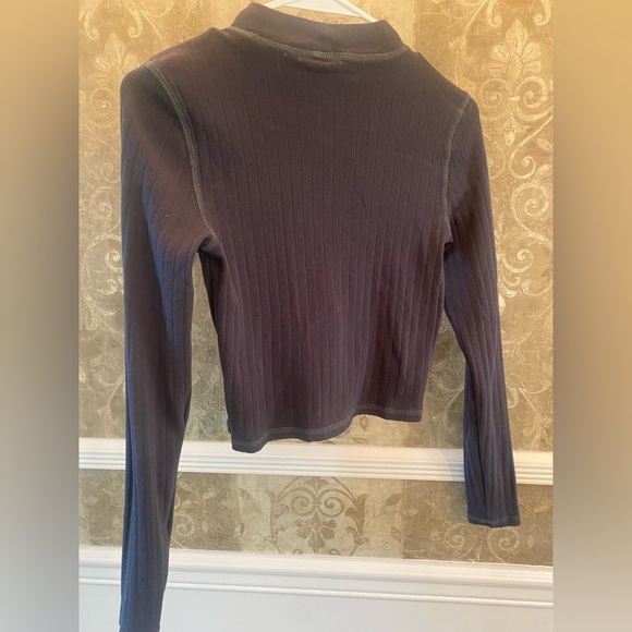 American Eagle Outfitters Charcoal Long Sleeve Top - Picture 3 of 3